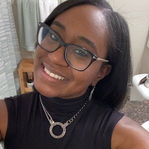 Meet your Posher, Jasmine